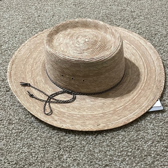 L space hat